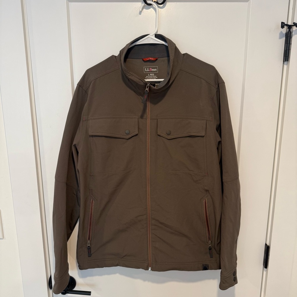 LL Bean Outdoor Water Repellant Hiking Jacket. Causal full zip lightweight large